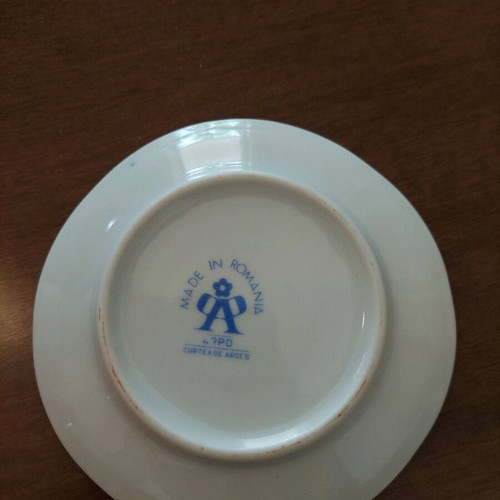 Vintage porcelain coffee cup set like new, 4 pieces