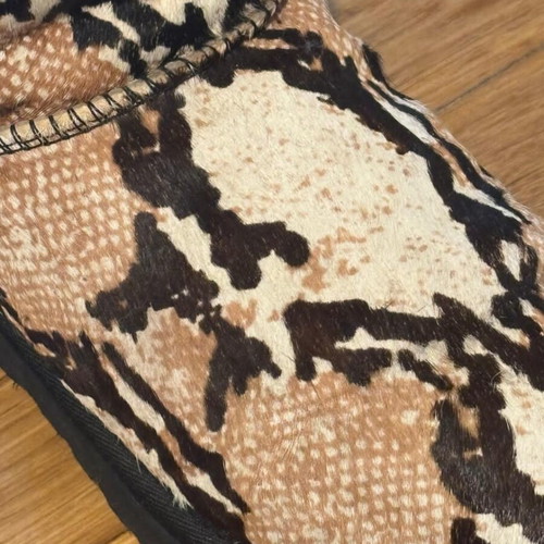 Ugg boots leather ponyskin snakeprint design like new