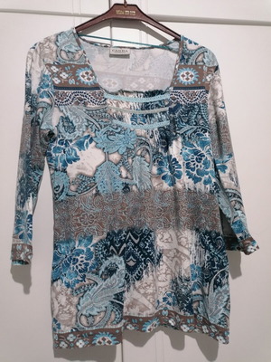 Blouse size M with 3/4 sleeves, printed, used, blue