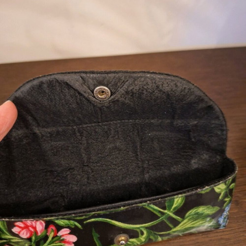 Oxydo eyeglass frame used with case