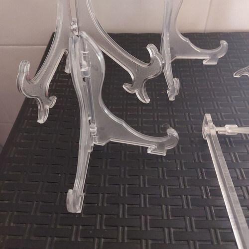Transparent plastic stands for tabletop decorations, pack of 5