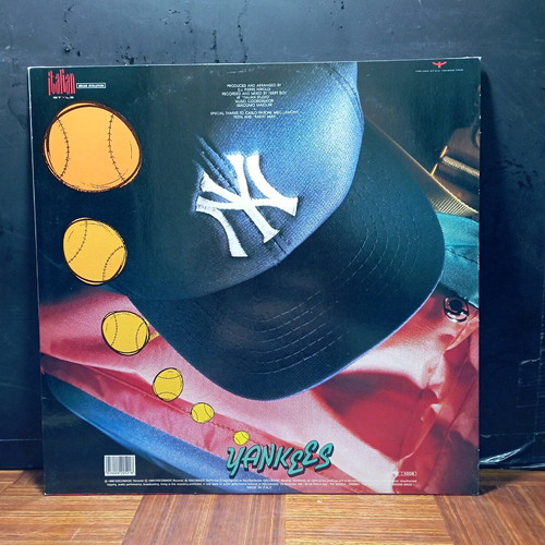 Yankees I can't feel it record like new, electronic