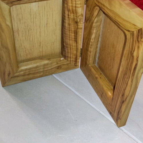 Double olive wood frame like new for 2 photos