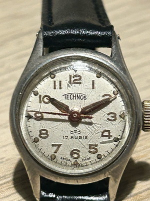 Technos women's vintage Swiss wristwatch used