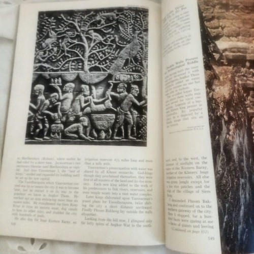 National Geographic Magazine April 1960 vintage, excellent condition