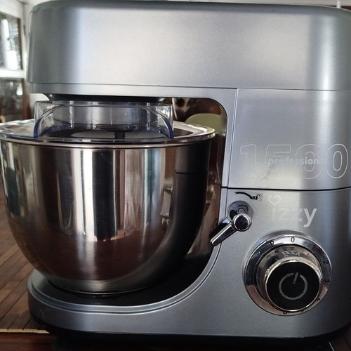 Izzy Pro 1500 kitchen machine with blender, unused