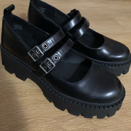 Loafers black like new, size 40