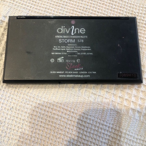Sleek Divine Storm eyeshadow palette used