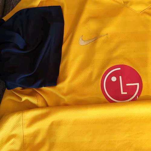 Boca Juniors sports jersey size L like new