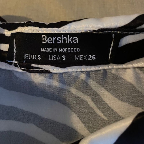 Bershka cropped shirt like new, black and white, size S