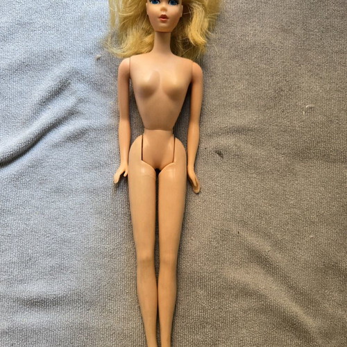 Barbie Partytime 1976-1978 μεταχειρισμένη με ρούχο