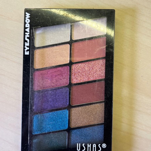 UsHas eyeshadow palette new, unused