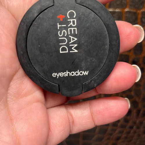 Bronzing powder and dust & cream eyeshadow used
