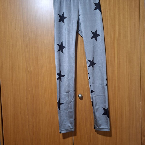 Hyper women's silver leggings with black stars, one size