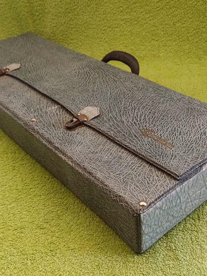 Vintage large case for 45 rpm records used