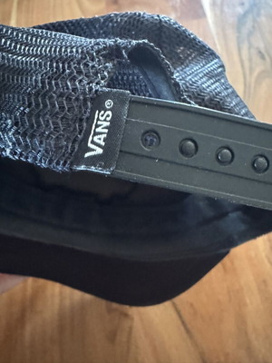 Vans hat like new, black, size XS, for ages 8-14