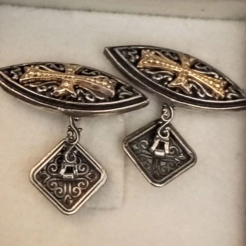 Silver 925 cufflinks used with gold-plated crosses