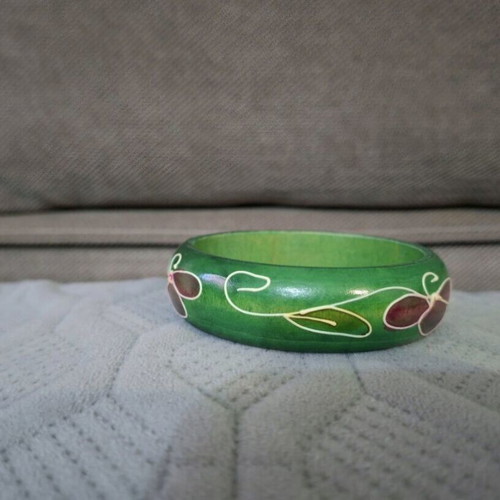 Set of 7 bone bracelets in various colors like new