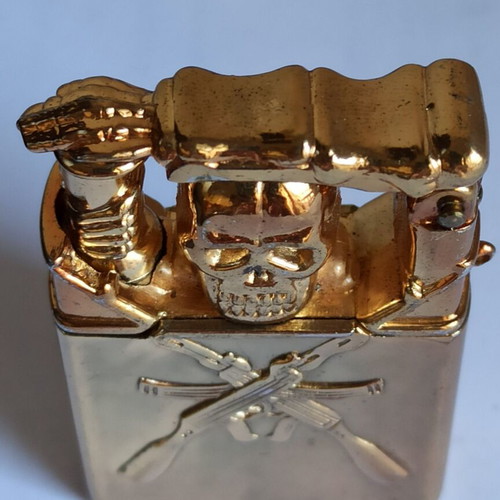 Vintage metal windproof lighter with skull and crossed rifles