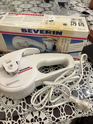 Ηλεκτρικό ανοιχτήρι κονσερβών Severin