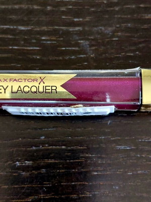 Max Factor Honey Lacquer lip gloss, Regal Burgundy