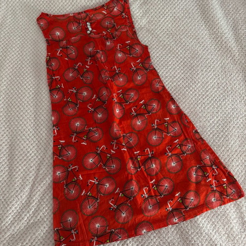Sleeveless blouse like new, red with bicycle design, size M