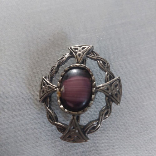 Vintage retro women's pins set of 5, like new