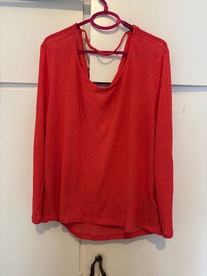 H&M knitted top with back opening in perfect coral color like new