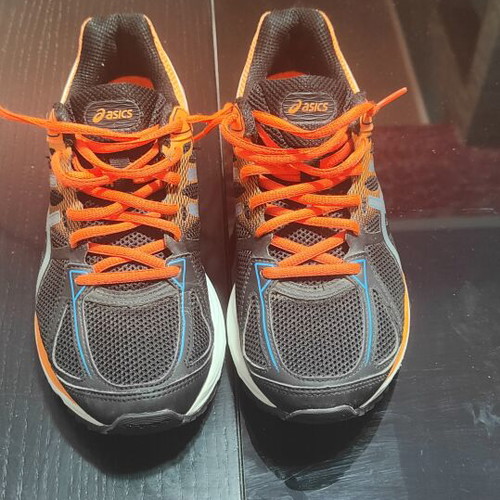 Asics Cumulus 17 running shoes, size 38, black and orange