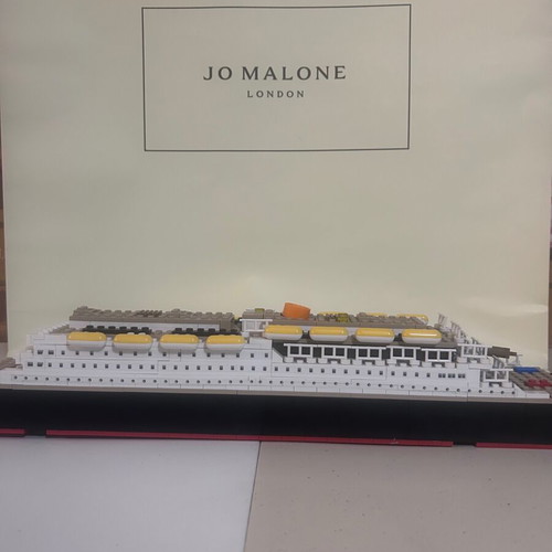 Titanic Model Ship COBI like new