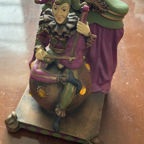 Decorative figure like new, tabletop decoration