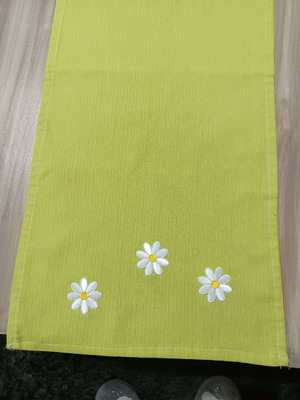 Runner set of 2 pieces like new, green yellow with flowers