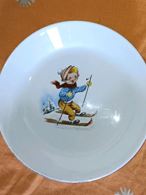 Children's ceramic plate ELKE 70s like new with child design