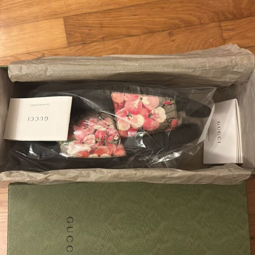 Gucci GG Blooms Supreme floral slide sandals used, size 37, black and pink