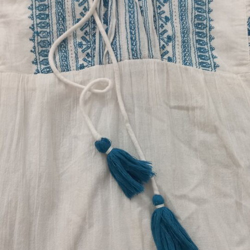 M.A.B.E dress white, like new, size XS fit larger