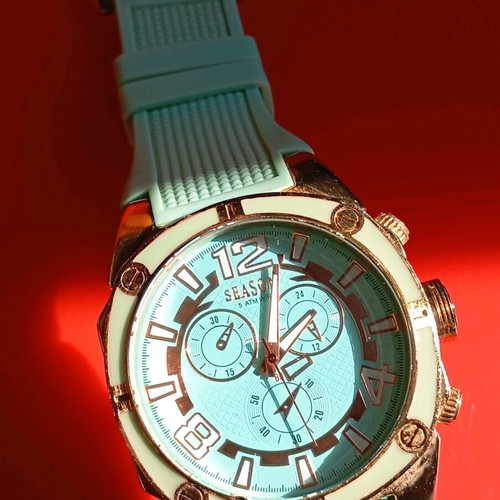 Women's watch used, battery replacement needed