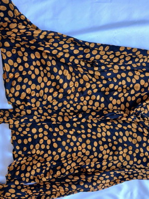 Μπλούζα Zara καινούργια, μαύρη με χρυσαφί πουά, μέγεθος L