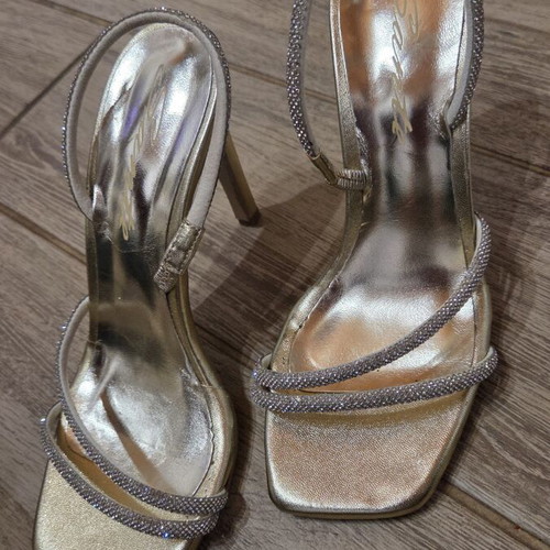 Sante sandals size 37 like new, gold color