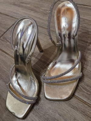 Sante sandals size 37 like new, gold color