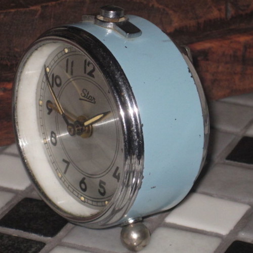 Star wind-up alarm clock used, metal, analog tabletop