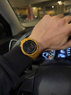 Smael Yellow Digital Sports Watch like new, WR50M waterproof