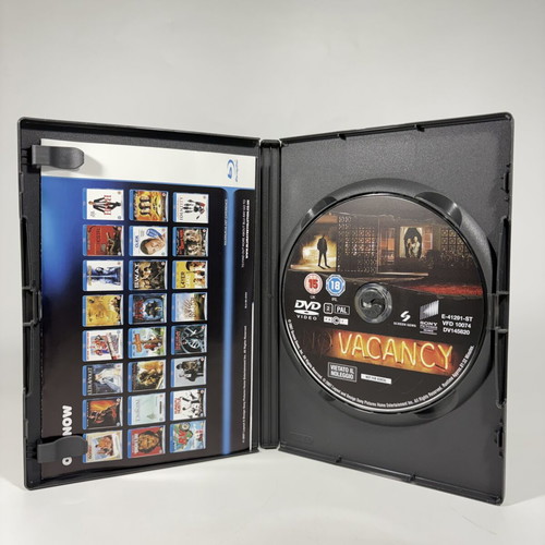 No Vacancy DVD used with English subtitles