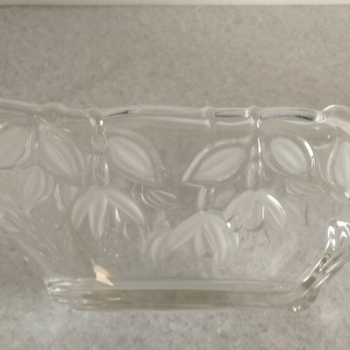 Vintage glass fruit bowl new with peacock and flower designs