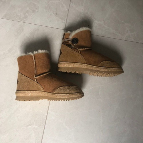 Ugg Australia boots new, size 38, beige gold