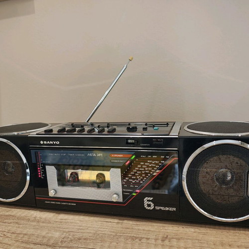 Sanyo M7740l Mini Boombox used, radio cassette working