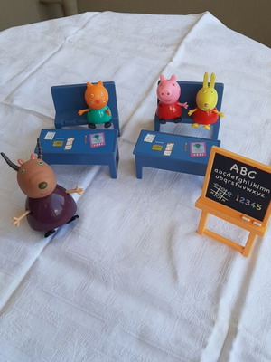 Σχολείο Peppa Pig σαν καινούργιο με 4 φιγούρες