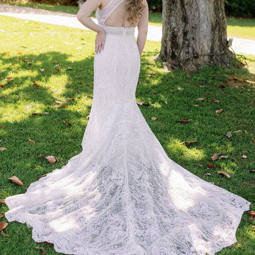 Demetrios wedding dress used with veil, mermaid style, off white