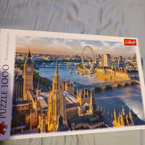 Board games like new, pack of 8 pieces