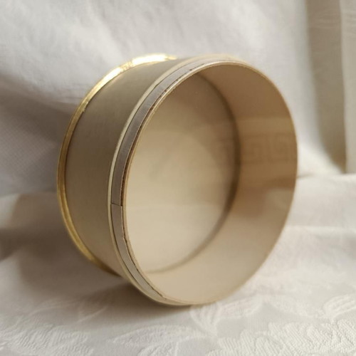 Vintage powder box White Plains by Thea Galis like new