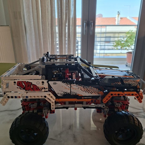 Lego Technic 9398 Crawler collectible set 2012 like new